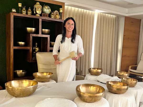 2. Svetlana and her Singing Bowls