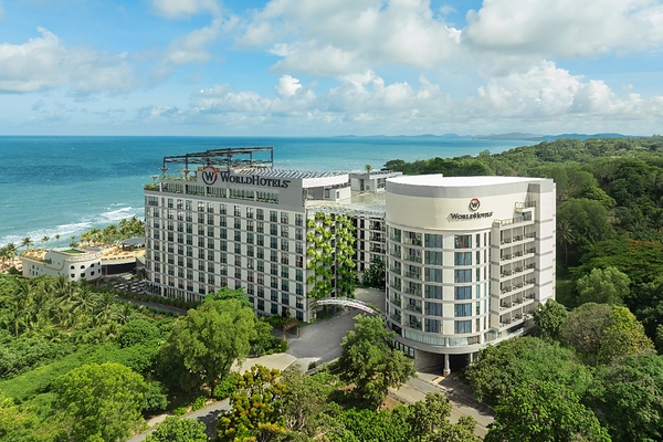 Phu Quoc Glows with WorldHotels Golden Hour Escape