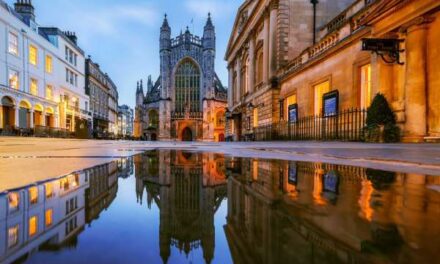 Solo Travel Deals: Sleigh the Savings This Christmas!