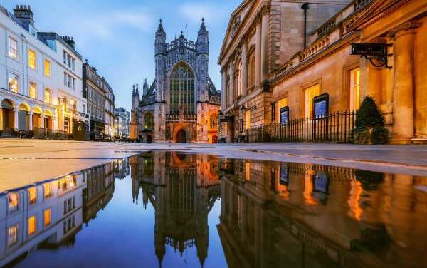 Solo Travel Deals: Sleigh the Savings This Christmas!