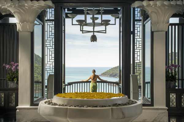 Asian Hospitality Icons Shine at Global Awards