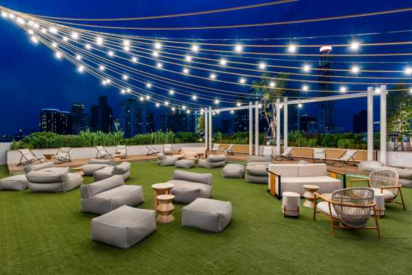 Moxy Bangkok Ratchaprasong_Outdoor Terrace on 9th floor