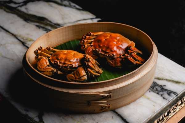 The Chinese Library Cracks Into Hairy Crab Season